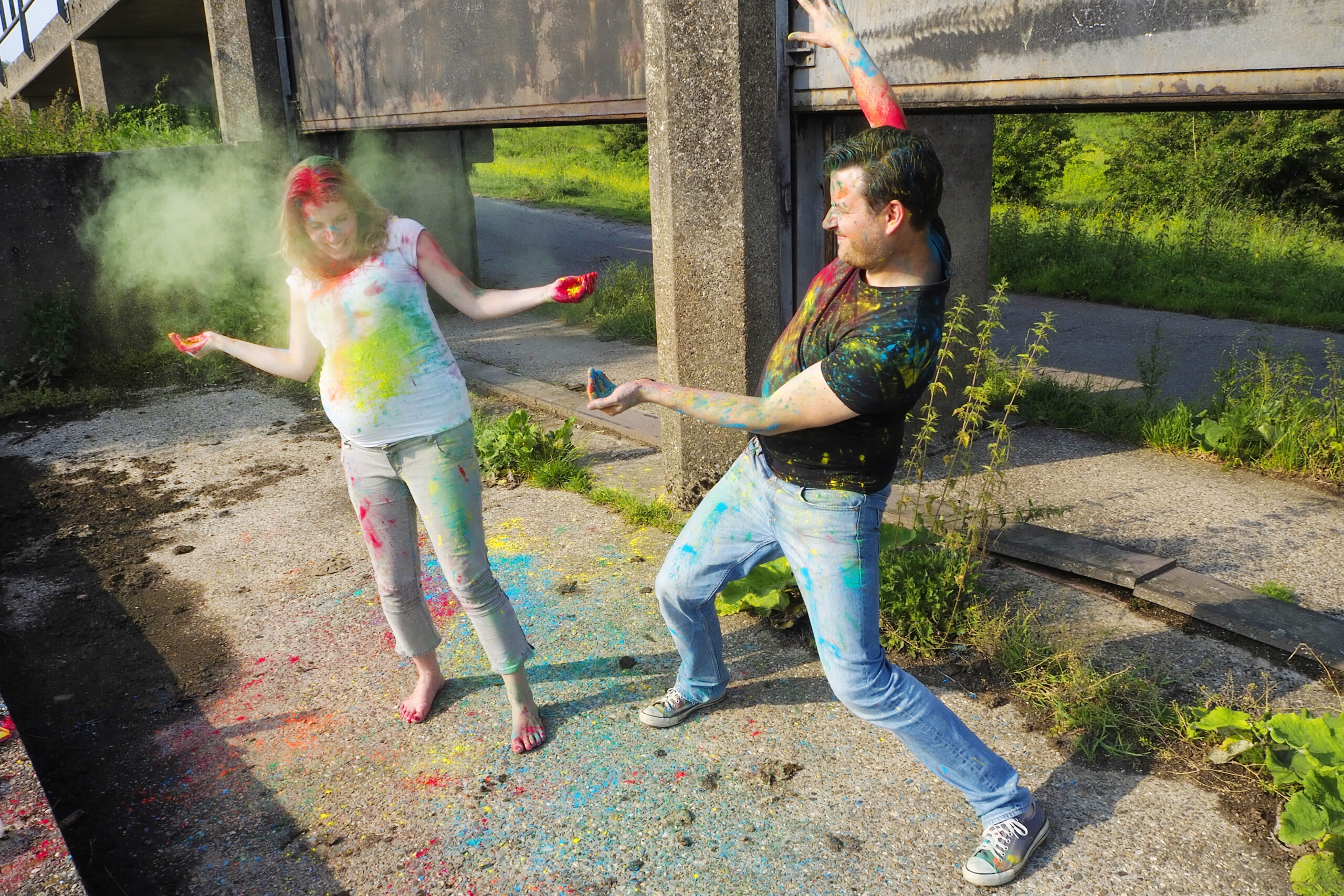 Pregnancy shoot- Paint me all colors!